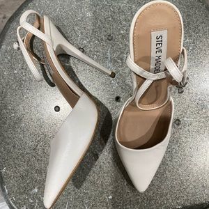 Steve Madden white pointed toes heels size 7